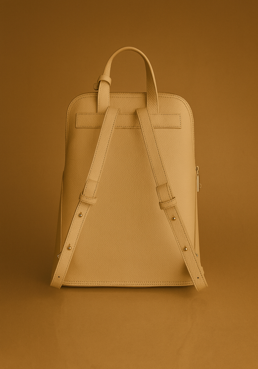 Via Essenza VIA backpack in soft beige Italian leather, Luminosa color. 